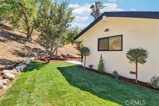 11060 Vanda Way, Shadow Hills CA: https://media.crmls.org/medias/0f8f54e9-3791-4a1d-9b3b-82799a4e60c2.jpg