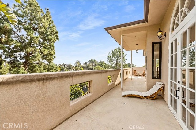 Detail Gallery Image 17 of 29 For 6075 Rodgerton Dr, Los Angeles,  CA 90068 - 3 Beds | 5 Baths