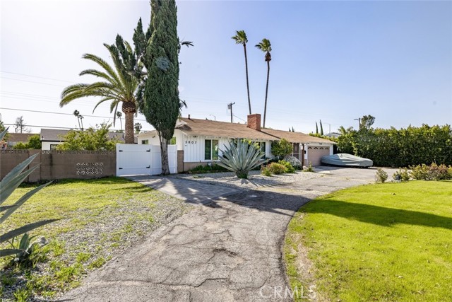 5805 Bucknell Avenue, Valley Village CA: https://media.crmls.org/medias/0f90f841-85b8-476c-ab60-381ad4fb1634.jpg