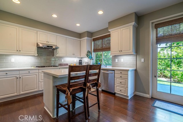 Detail Gallery Image 9 of 54 For 24141 Breton Ct, Valencia,  CA 91355 - 4 Beds | 2/1 Baths