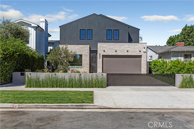 4239 Rhodes Avenue, Studio City CA: https://media.crmls.org/medias/0f919dfb-5ae2-4b1a-80e2-581b8e3d8e46.jpg