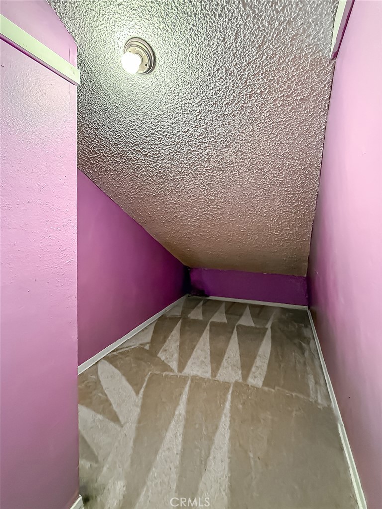 https://media.crmls.org/medias/0f922780-b42f-4cbb-bccf-60a4e42796cf.jpg?preset=X-Large