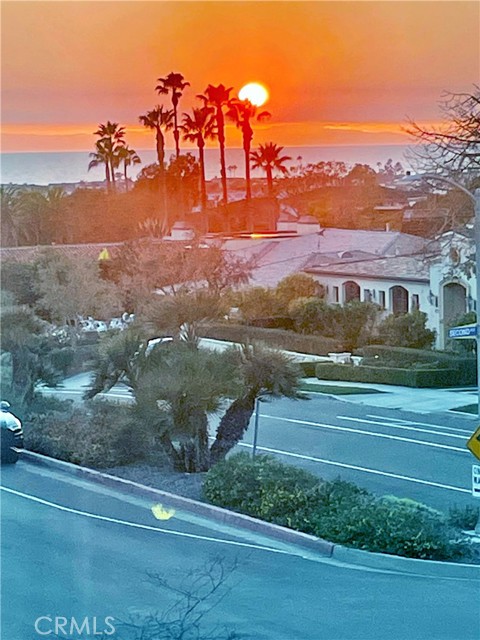 Detail Gallery Image 16 of 20 For 504 Avocado Ave, Corona Del Mar,  CA 92625 - 3 Beds | 3 Baths