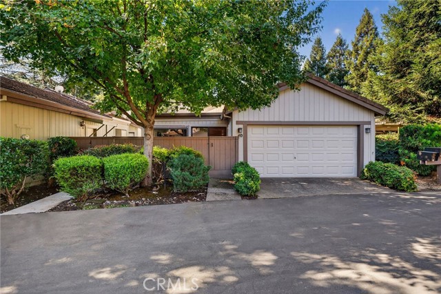 40 Pebblewood Pines Drive, Chico CA: https://media.crmls.org/medias/0f92c8e5-a1b9-4e5a-a31b-4edf93fe992a.jpg