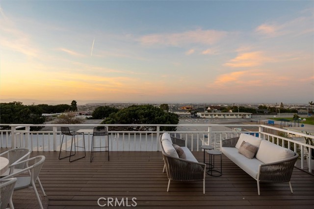 Detail Gallery Image 7 of 29 For 5519 Calle De Ricardo, Torrance,  CA 90505 - 4 Beds | 3 Baths