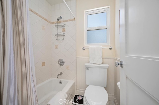 Secondary bath with soaking tub