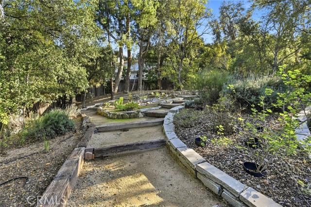 15936 Valley Wood Road, Sherman Oaks CA: https://media.crmls.org/medias/0f93732d-834c-4ffe-a147-1782f20313e4.jpg