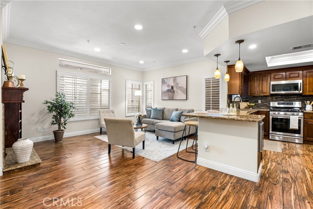 Detail Gallery Image 2 of 29 For 4561 Warner #203,  Huntington Beach,  CA 92649 - 2 Beds | 2 Baths