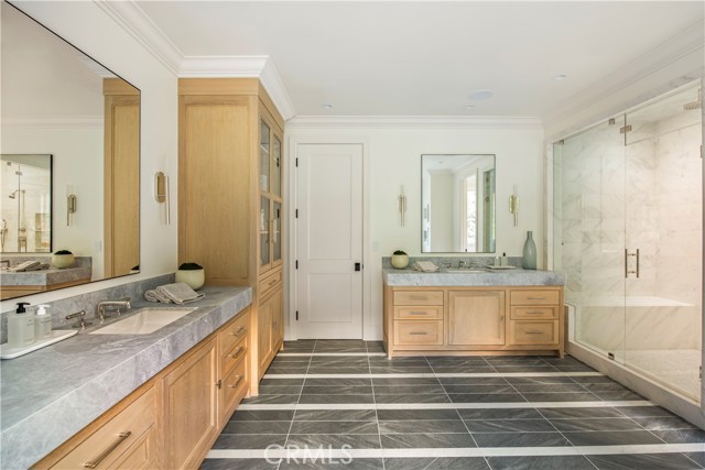 Detail Gallery Image 32 of 42 For 1090 Moraga Dr, Bel Air,  CA 90049 - 5 Beds | 5/1 Baths