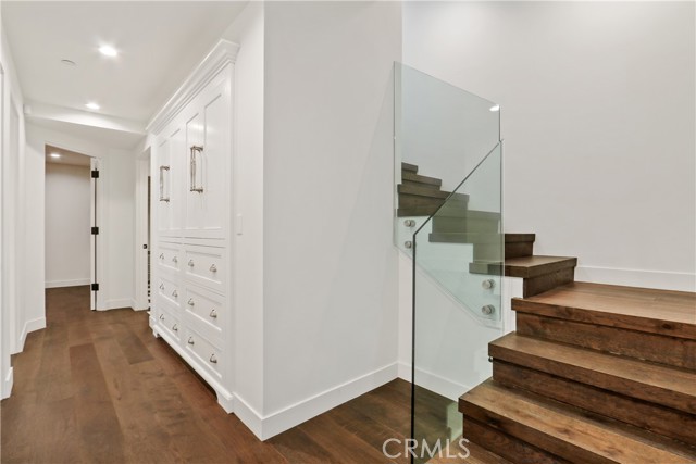 2215 Bayview Drive, Manhattan Beach, California 90266, 4 Bedrooms Bedrooms, ,3 BathroomsBathrooms,Residential,Sold,Bayview,SB21154345