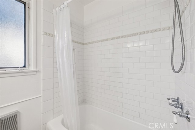 Detail Gallery Image 42 of 58 For 17006 Cantara St, Lake Balboa,  CA 91406 - 3 Beds | 2 Baths