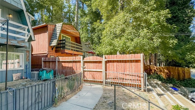 Detail Gallery Image 9 of 33 For 22903 Waters Dr, Crestline,  CA 92325 - 2 Beds | 2 Baths