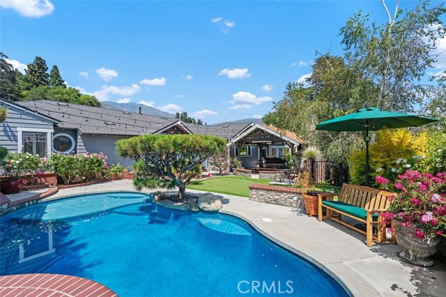 357 N Mayflower Avenue, Monrovia CA: https://media.crmls.org/medias/0f98eb35-addb-47d1-bdbe-6101e7726ea2.jpg