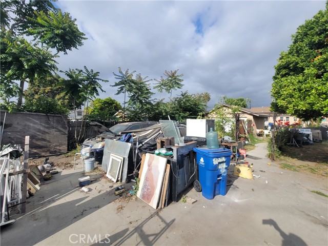 12907 S Willowbrook Avenue, Compton CA: https://media.crmls.org/medias/0f999c31-3397-4bd9-bd00-1a2ca860c5ad.jpg