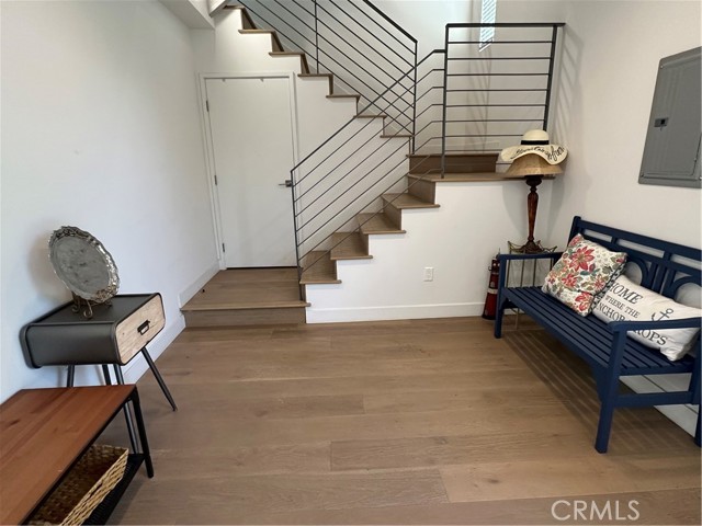 Detail Gallery Image 2 of 24 For 3103 S Dakota Dr, Los Angeles,  CA 90034 - 3 Beds | 3/1 Baths