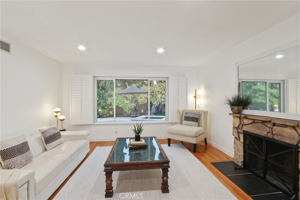 MLS #OC25260013 image #7