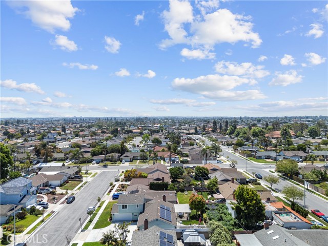 15291 Newcastle Lane, Huntington Beach CA: https://media.crmls.org/medias/0f9a2365-230a-479f-83c8-ae86ebbfe5e7.jpg