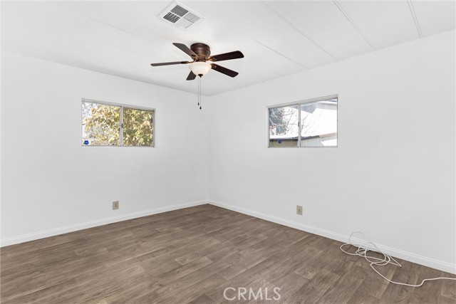 35011 Avenue E, Yucaipa CA: https://media.crmls.org/medias/0f9a9bb7-ba15-4d7e-aa7a-7b4f1c2a63b1.jpg