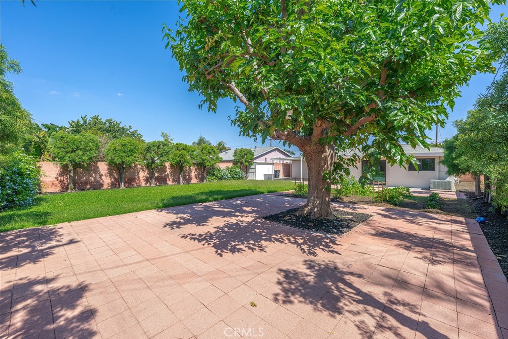https://media.crmls.org/medias/0f9b3059-0a11-46c4-bab8-17e921bddd41.jpg?preset=X-Large
