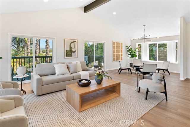 Detail Gallery Image 4 of 36 For 1367 Teepee Dr, Escondido,  CA 92027 - 4 Beds | 4 Baths