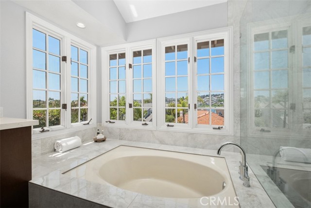 22571 Labrusca, Mission Viejo CA: https://media.crmls.org/medias/0f9c4a95-0748-4026-b1f7-39814496641f.jpg
