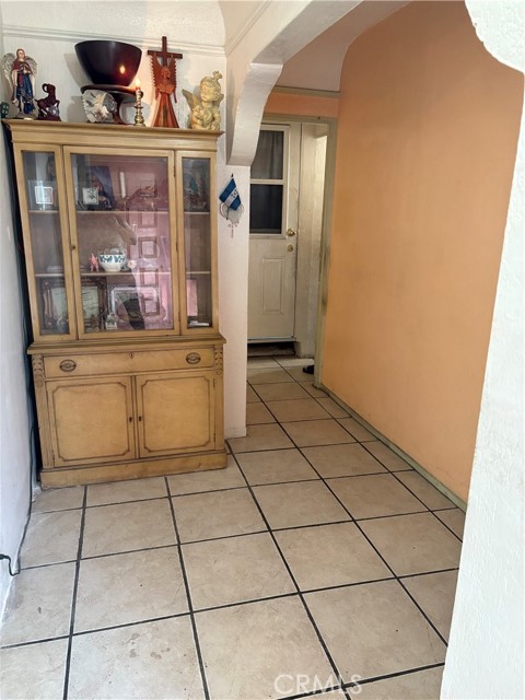 6628 Rose Avenue, Long Beach CA: https://media.crmls.org/medias/0f9cc812-3a70-43f2-8cdf-2f1cfd7da757.jpg