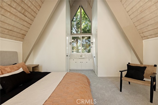 Detail Gallery Image 23 of 36 For 180 Grass Valley #37,  Lake Arrowhead,  CA 92352 - 2 Beds | 2 Baths