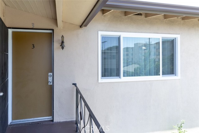 7143 Bellaire Avenue, North Hollywood CA: https://media.crmls.org/medias/0f9d3dd3-a10b-4dab-8103-569ebe361218.jpg