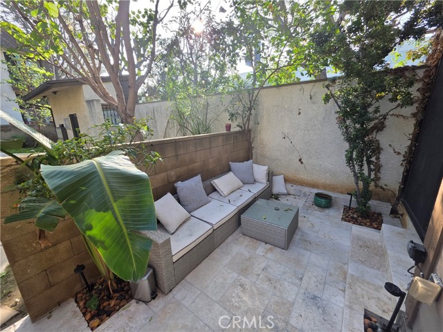 Detail Gallery Image 20 of 27 For 13963 Riverside, Sherman Oaks,  CA 91423 - 2 Beds | 2/1 Baths