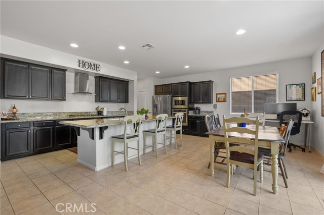 12200 White Rapids Way, Bakersfield CA: https://media.crmls.org/medias/0f9de572-1c82-4945-8d70-51c739a908ad.jpg
