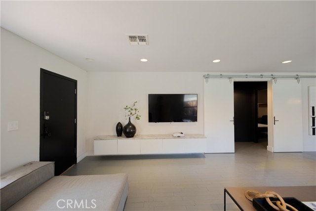 Detail Gallery Image 10 of 30 For 11049 Blix St, Toluca Lake,  CA 91602 - 3 Beds | 2 Baths