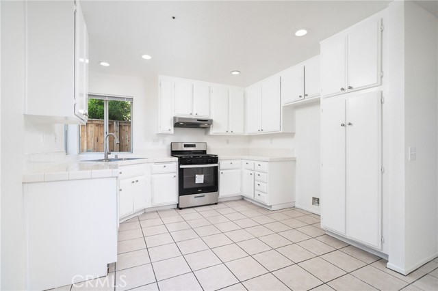 Detail Gallery Image 11 of 31 For 15642 Coventry Ln, Fontana,  CA 92337 - 3 Beds | 2/1 Baths