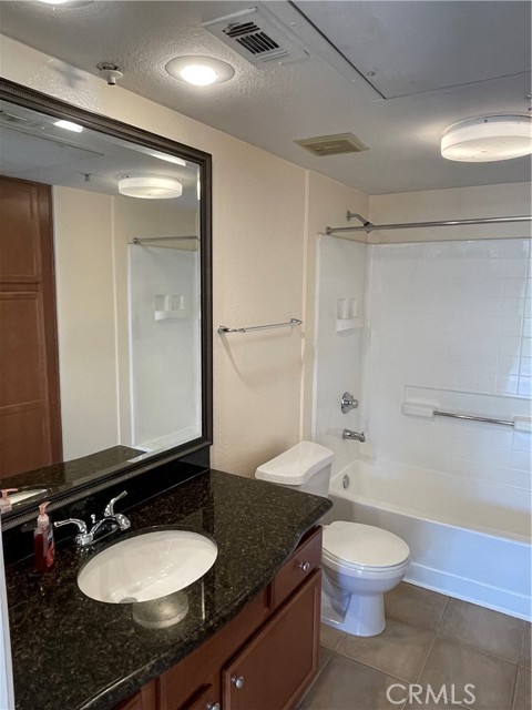 Detail Gallery Image 23 of 56 For 1965 Las Colinas Cir #308,  Corona,  CA 92879 - 2 Beds | 2 Baths