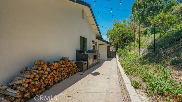Detail Gallery Image 51 of 57 For 22914 Gershwin Dr, Woodland Hills,  CA 91364 - 5 Beds | 4/1 Baths