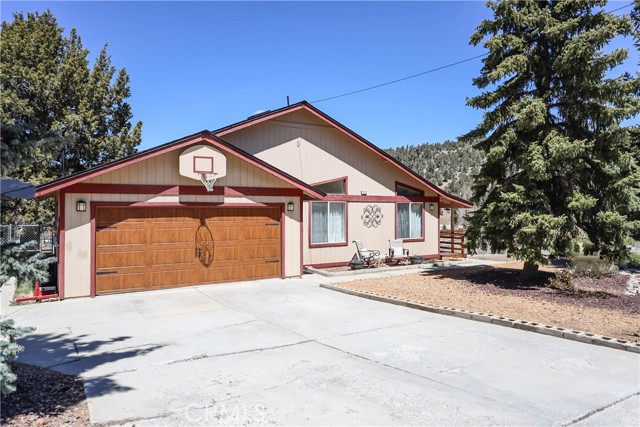 Detail Gallery Image 1 of 33 For 1210 Crestwood Dr, Big Bear City,  CA 92314 - 3 Beds | 2 Baths