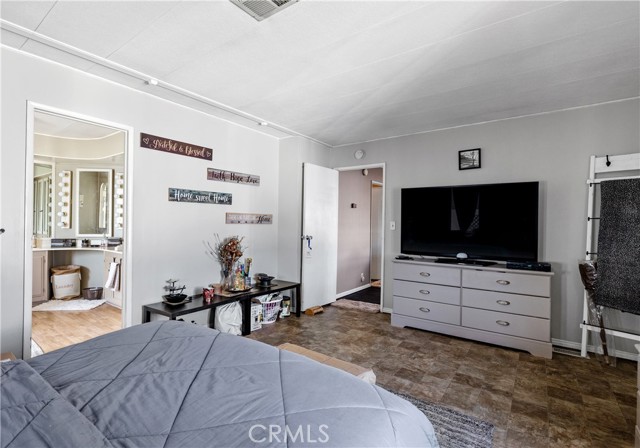 Detail Gallery Image 7 of 29 For 3595 Santa Fe Ave #149,  Long Beach,  CA 90810 - 3 Beds | 2 Baths