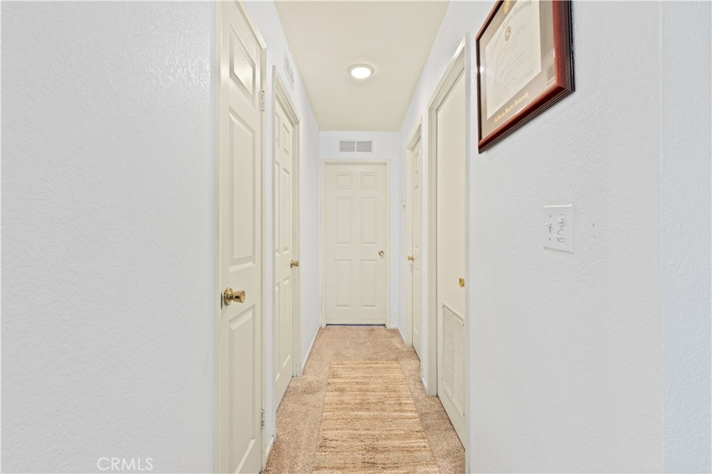 https://media.crmls.org/medias/0f9fc97d-9f7c-4c94-a7ce-a10ab5202b20.jpg?preset=X-Large