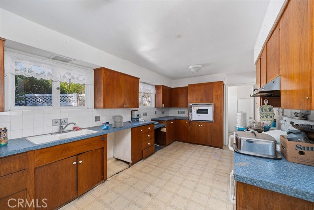 12852 Fairhaven, Santa Ana CA: https://media.crmls.org/medias/0f9ff916-2049-471c-86e6-1312b861ac3e.jpg