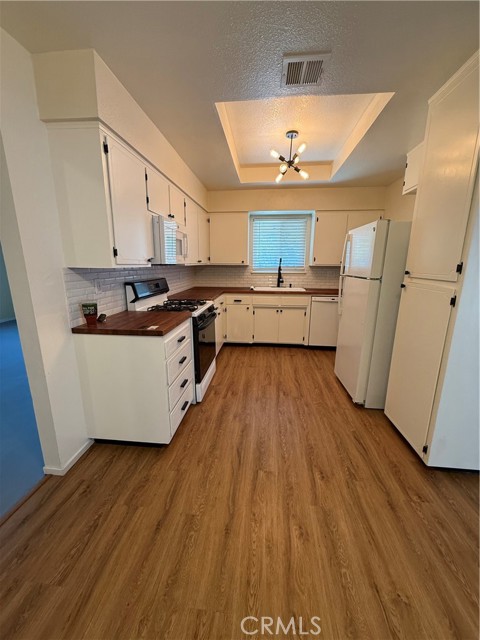 Detail Gallery Image 5 of 17 For 749 Junipero Ct, Merced,  CA 95348 - 3 Beds | 2 Baths