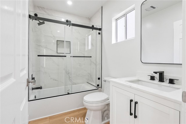 Detail Gallery Image 15 of 34 For 5165 Etiwanda Ave, Tarzana,  CA 91356 - 4 Beds | 5 Baths