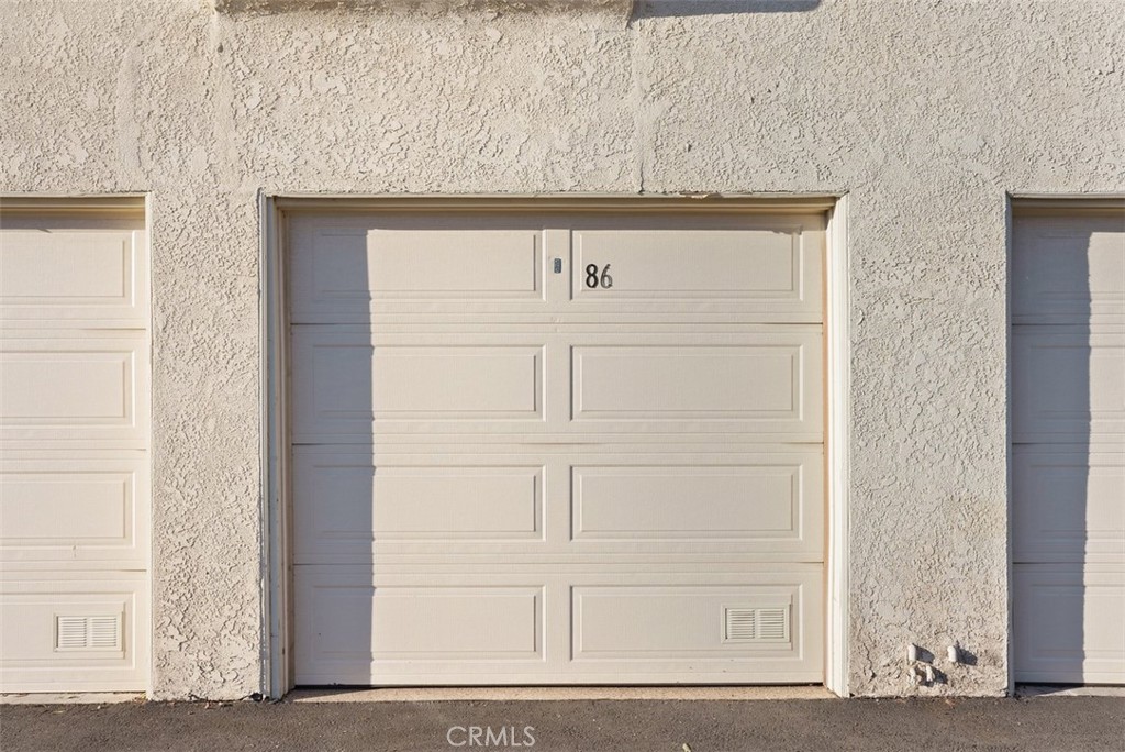 https://media.crmls.org/medias/0fa21dd3-d9d8-4993-8437-84d4be8cd87d.jpg?preset=X-Large