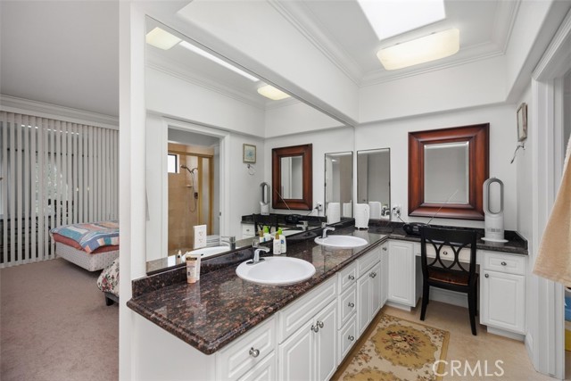 5594 Avenida Sosiega W, Laguna Woods CA: https://media.crmls.org/medias/0fa2628b-4cbd-44b3-a39a-94c9ef764619.jpg
