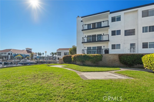 Detail Gallery Image 31 of 35 For 2872 Coast Cir #303,  Huntington Beach,  CA 92649 - 2 Beds | 2 Baths