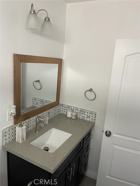 Detail Gallery Image 14 of 19 For 4049 W 102nd St, Inglewood,  CA 90304 - 2 Beds | 1 Baths