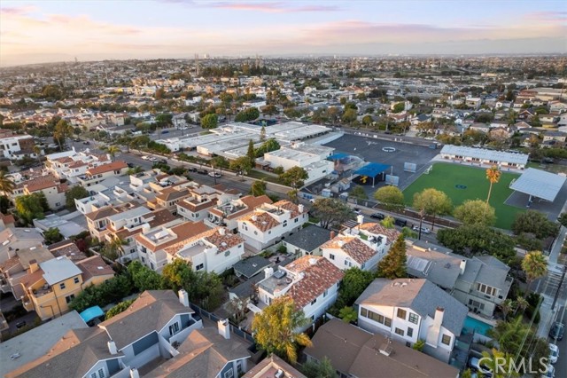 605 Lucia Avenue, Redondo Beach, California 90277, 4 Bedrooms Bedrooms, ,3 BathroomsBathrooms,Residential,Sold,Lucia,SB22209158