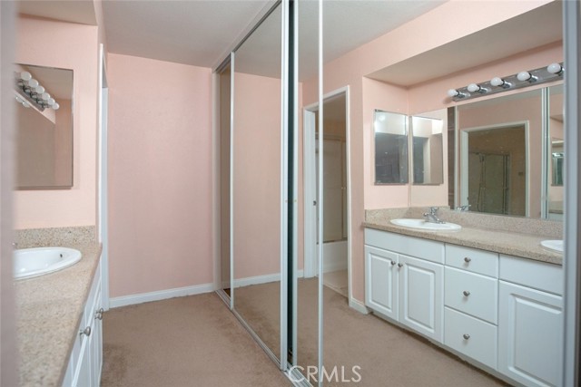Detail Gallery Image 8 of 34 For 5540 Owensmouth Ave #206,  Woodland Hills,  CA 91304 - 2 Beds | 2 Baths