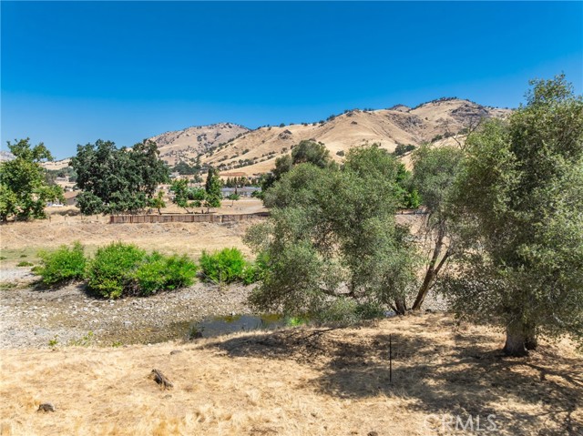 5770 Elwood, Sanger CA: https://media.crmls.org/medias/0fa545f4-ec4a-497d-a8ed-f9d91423fa8a.jpg