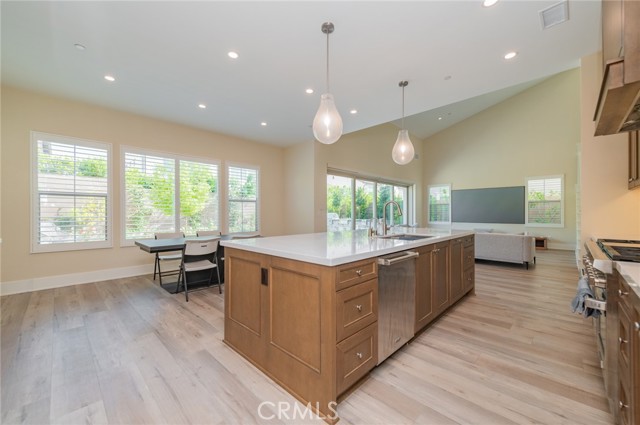 Detail Gallery Image 18 of 56 For 58 Longchamp, Irvine,  CA 92602 - 4 Beds | 4/1 Baths