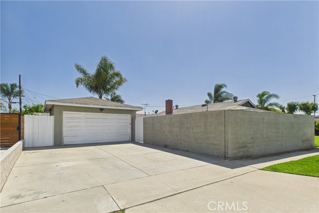 Image 33 of 41 For 8412 San Marino Drive