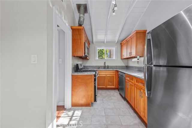 Detail Gallery Image 13 of 22 For 10624 Bloomfield #a St, Toluca Lake,  CA 91602 - 1 Beds | 1 Baths